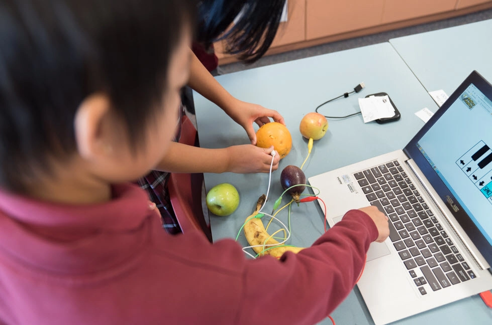 tech-in-the-classroom.jpg