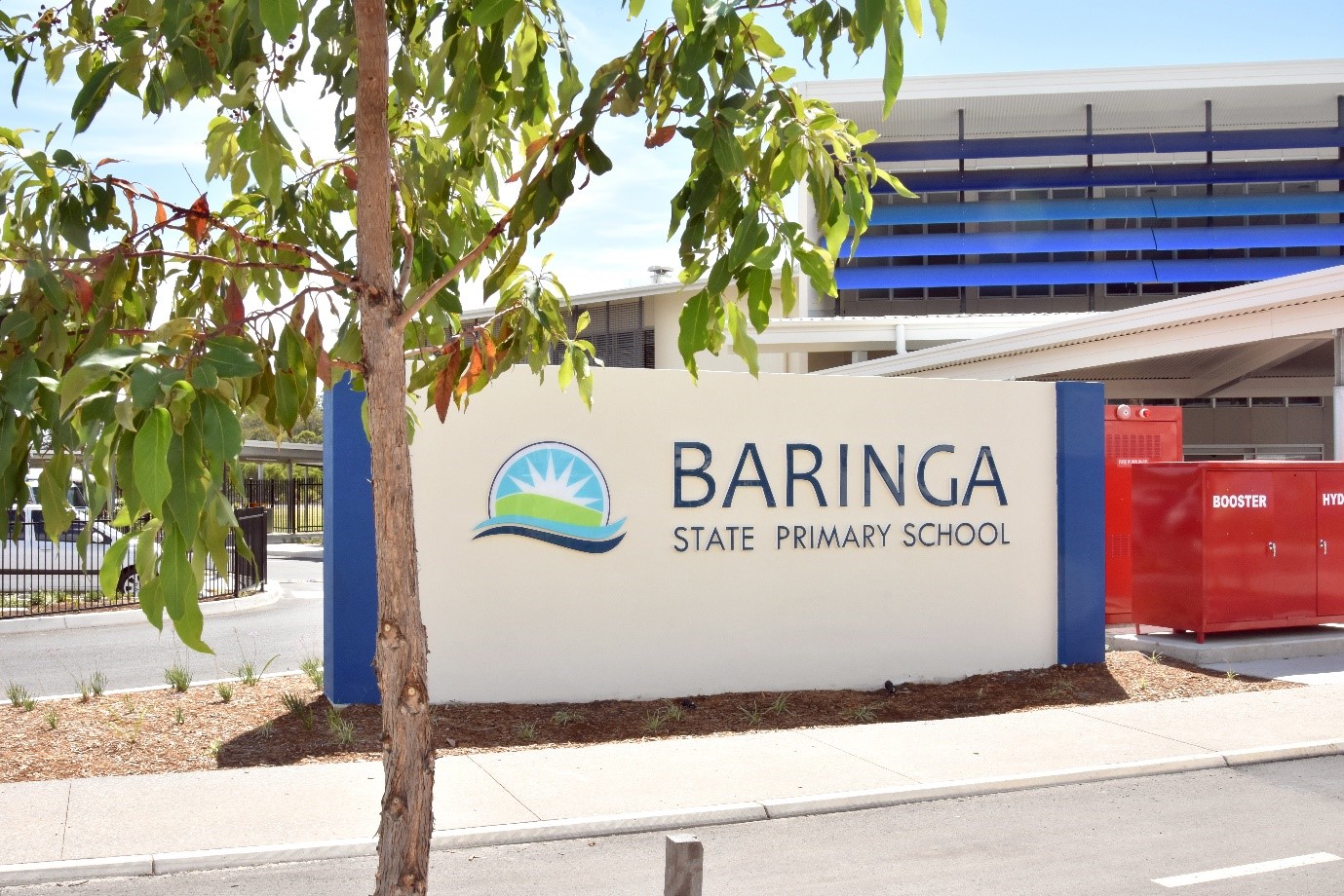 Image of Baringa State Primary School Entrance with Logo
