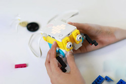 Self-guides projects and activities​ Image